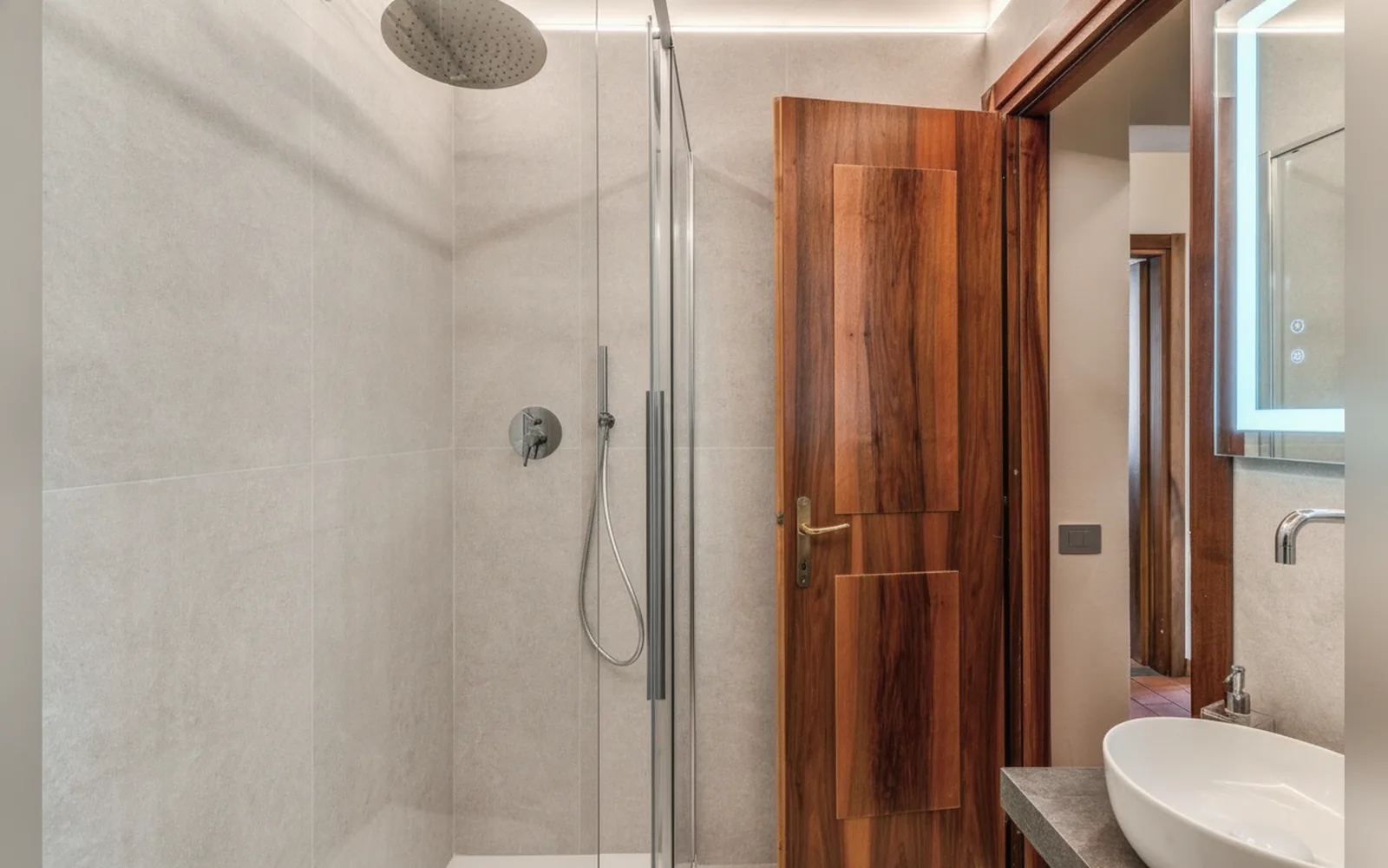 Esterni di Casa navona, Roma (Lazio) (foto 43)